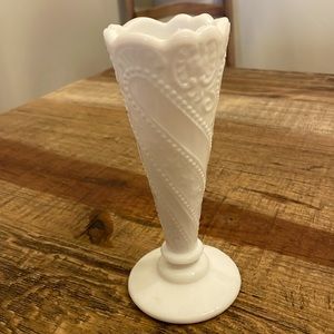 Milkglass white vase beads and stars design. Excellent vintage  Lee Smith design